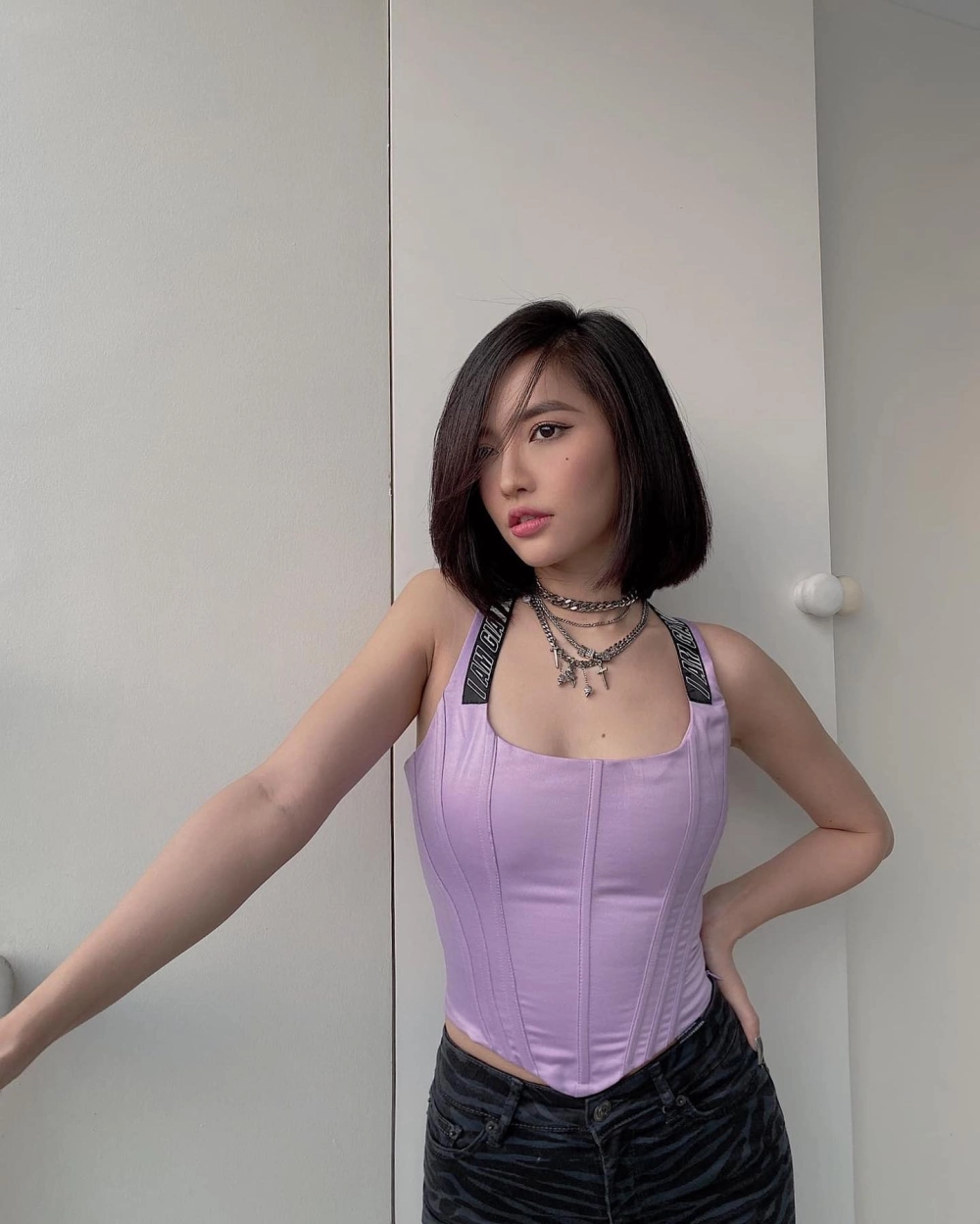 Trải nghiệm sân khấu cực cháy cùng Bích Phương live