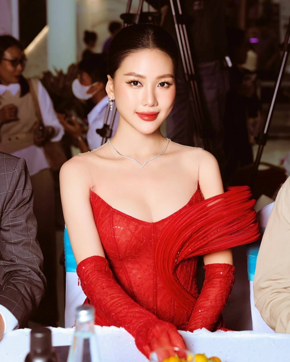 Bùi Quỳnh Hoa Miss Universe 2023 nổi bật trong phần thi áo tắm