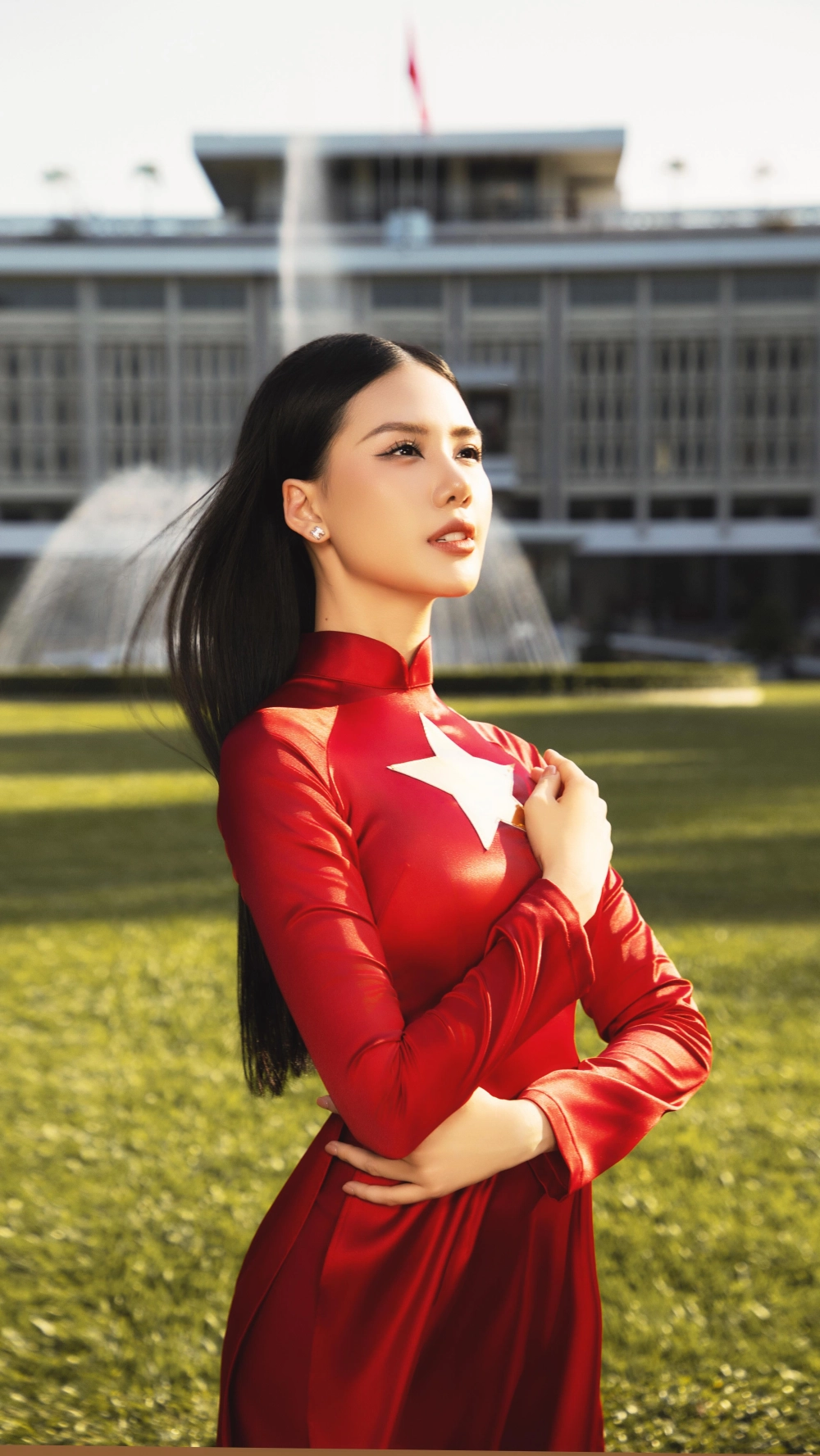 Bùi Quỳnh Hoa nói tiếng Anh lưu loát trong phần thi ứng xử