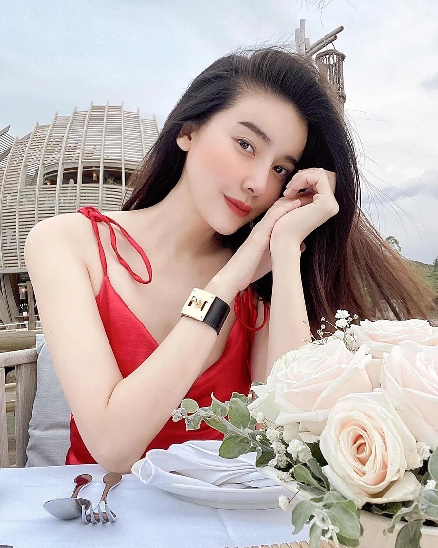 Lan Khuê quê ở đâu là TP.HCM, nơi cô bắt đầu sự nghiệp người mẫu