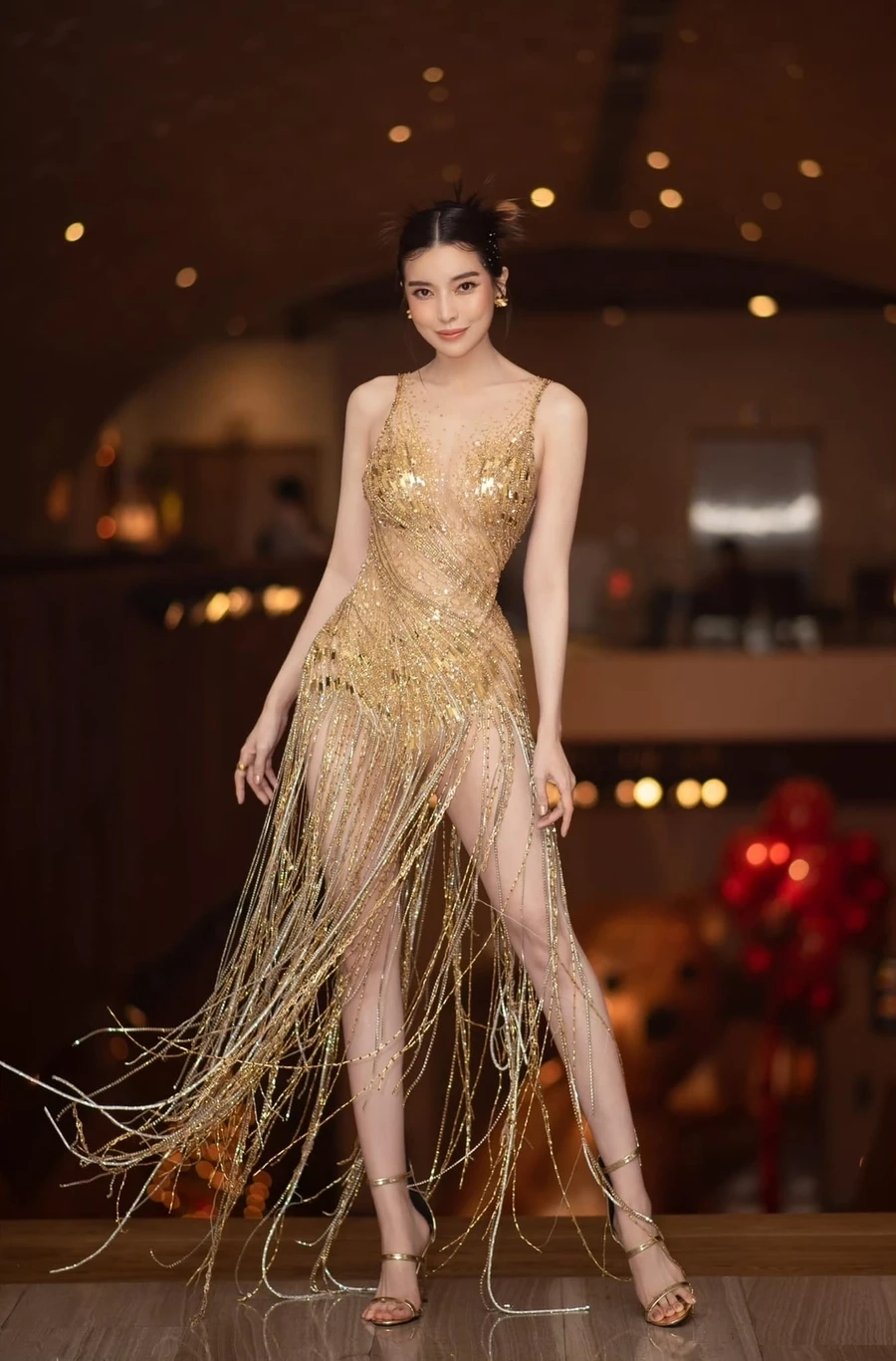 Lan Khuê Miss Universe tỏa sáng trong cuộc thi sắc đẹp quốc tế