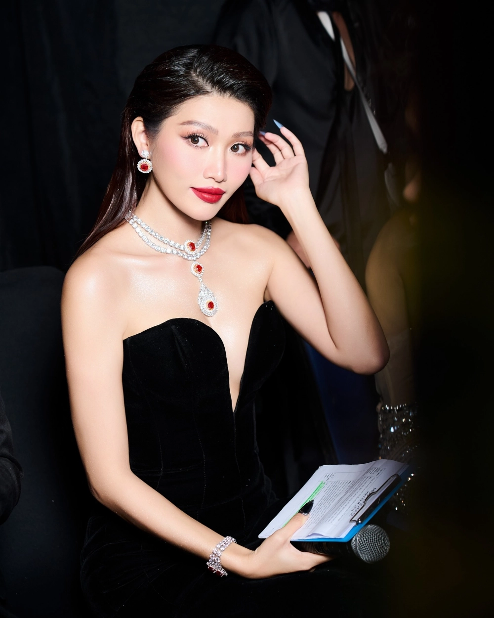 Chế Nguyễn Quỳnh Châu Quang Hùng từng là cặp đôi được yêu thích nhất showbiz