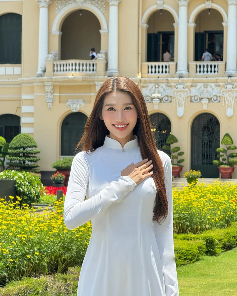 Chế Nguyễn Quỳnh Châu Dân Tộc Gì là điều khiến fan quan tâm khi theo dõi cô