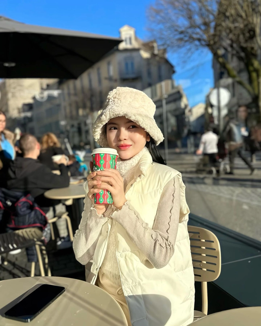 Chu Thanh Huyền instagram ngập tràn ảnh đẹp sang chảnh