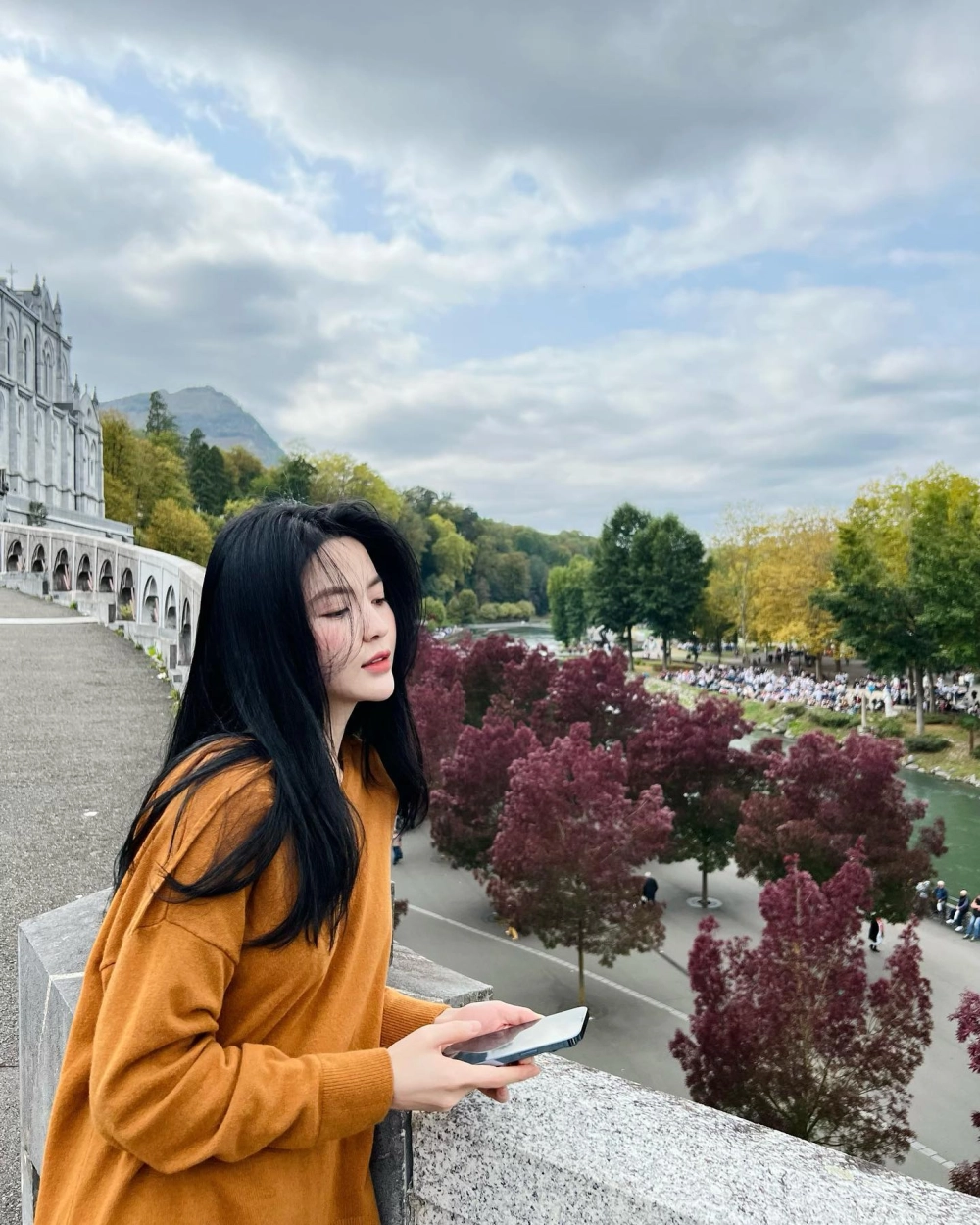 Tiểu sử của Chu Thanh Huyền
