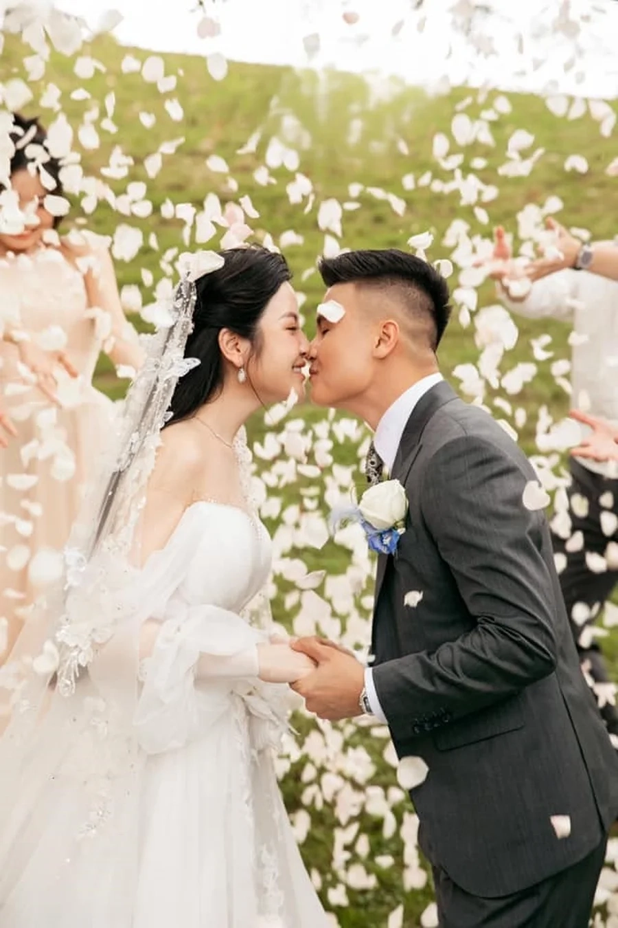 Dân tình tò mò Chu Thanh Huyền là con ai trong giới thượng lưu
