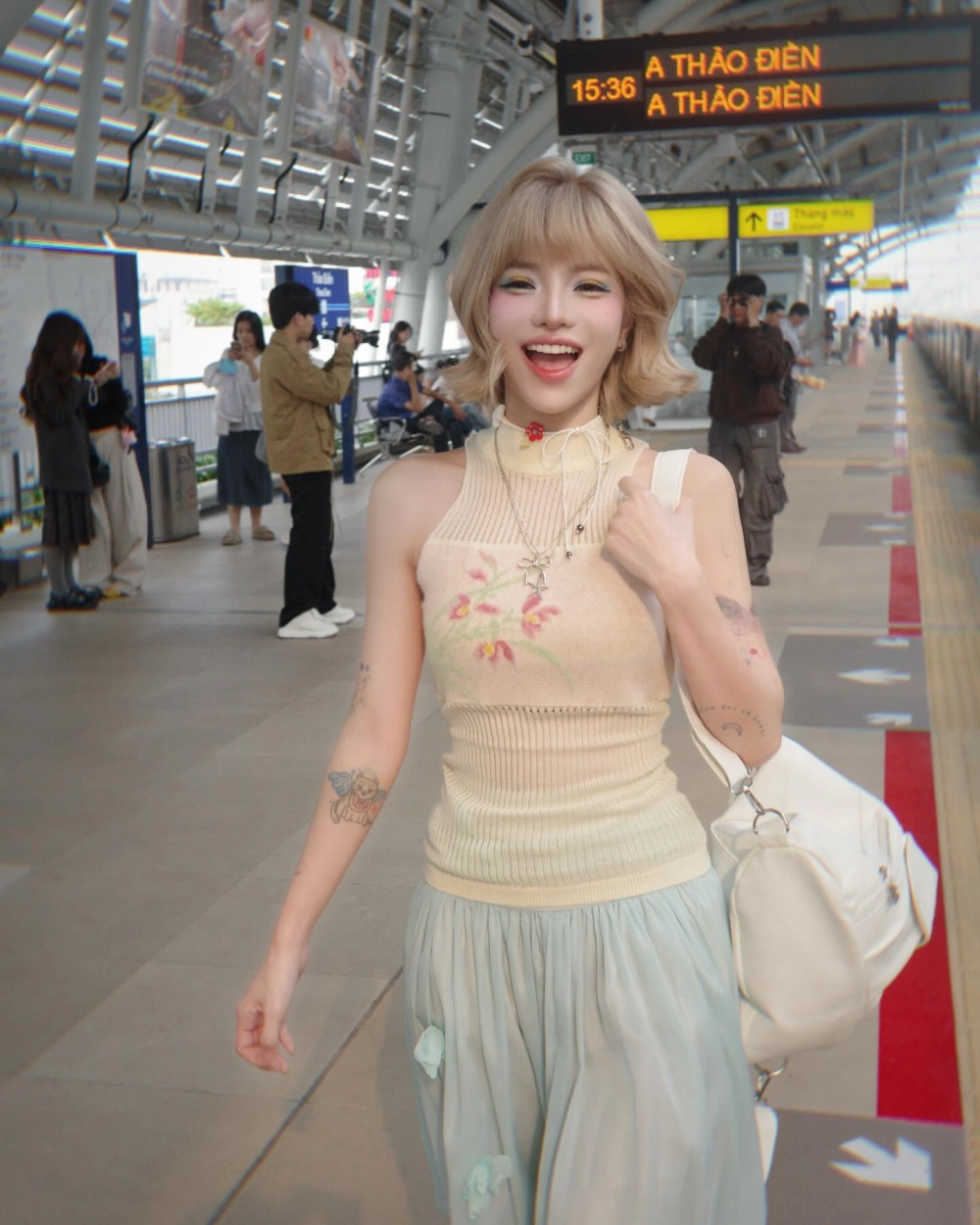 Ciin anh trai say hi gây sốt với điệu nhảy dễ thương