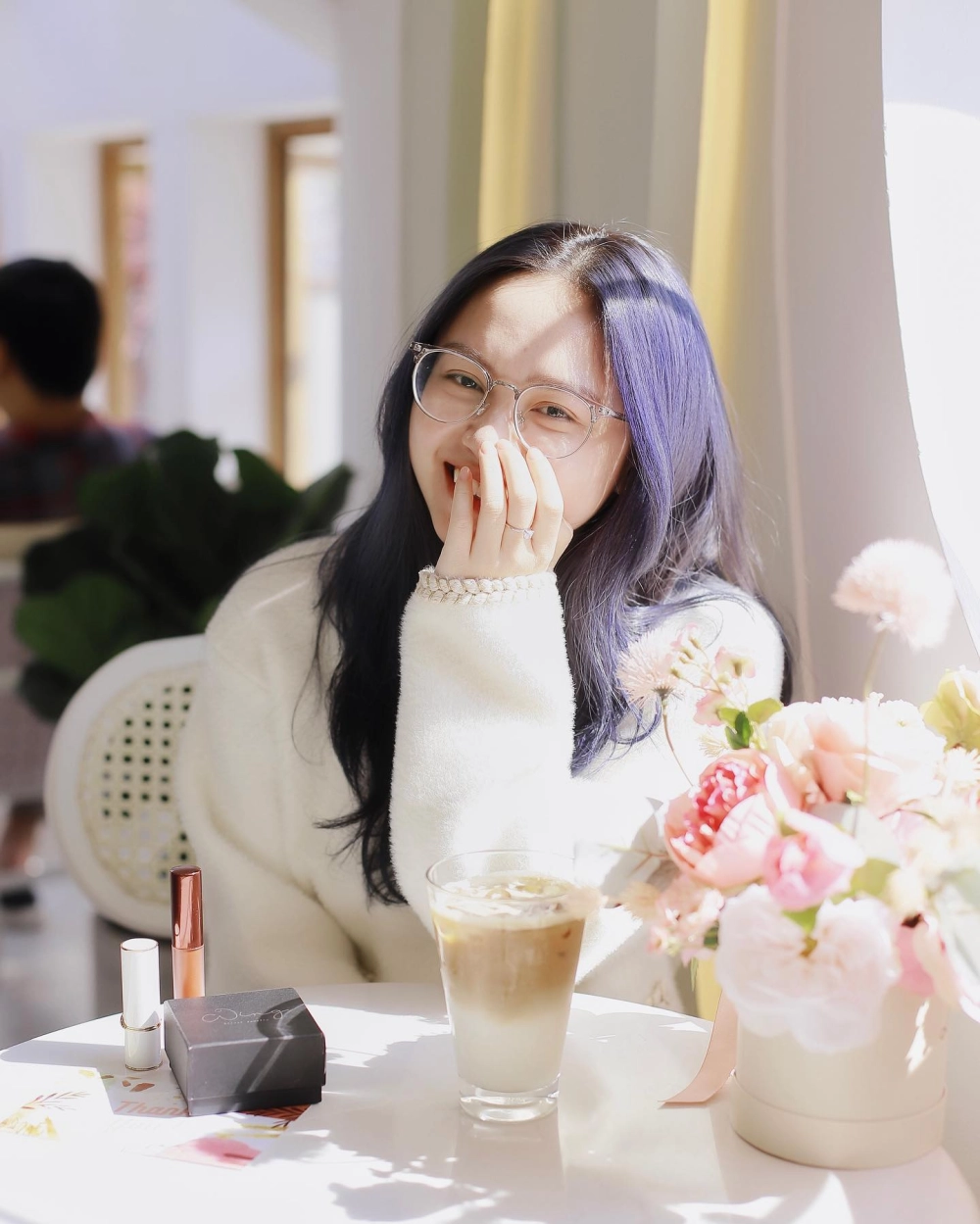 Đặng Thu Hà thả thính khiến fan thích thú với caption dí dỏm