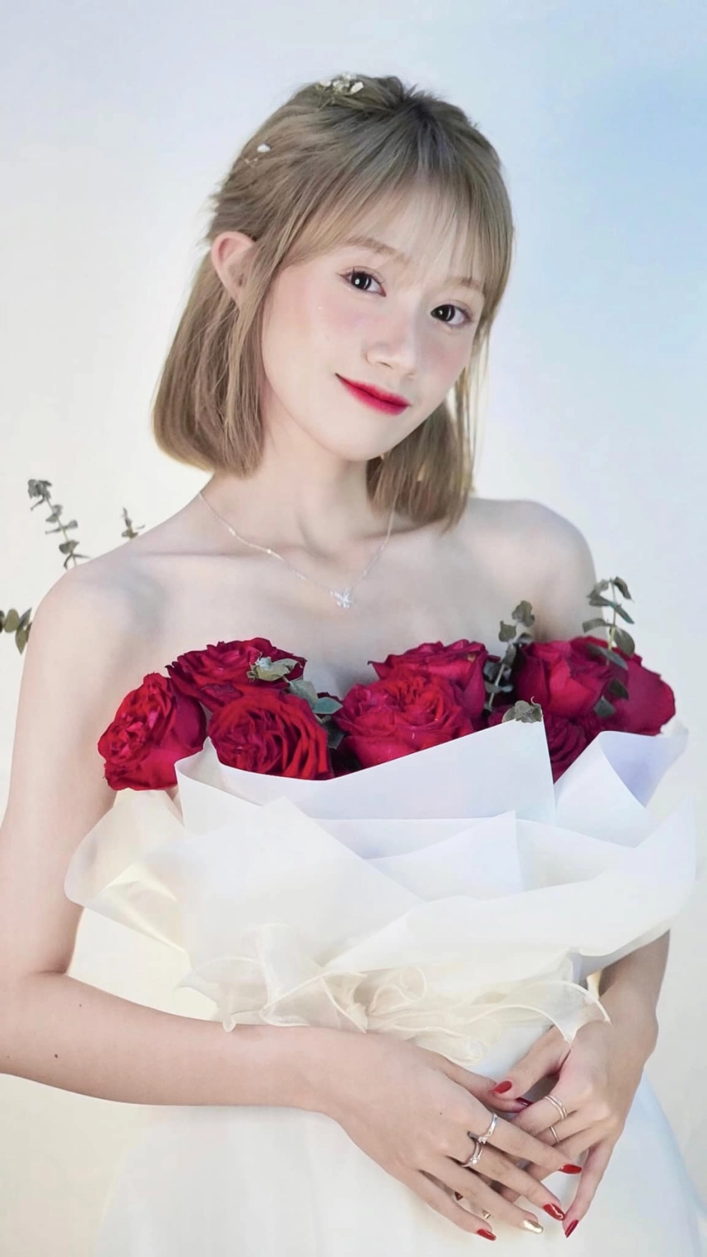 Khám phá phương anh đào đầy cuốn hút trên mạng xã hội