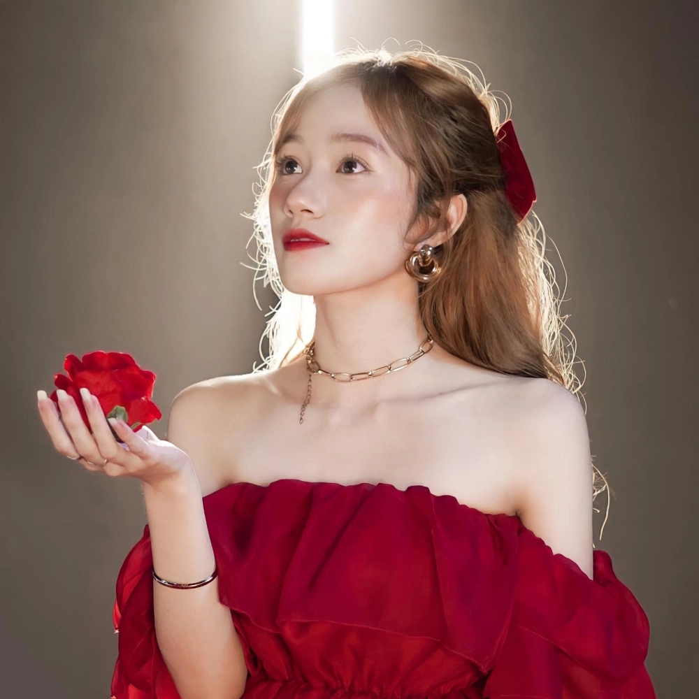Đào lê phương hoa cute với phong cách dễ thương đặc trưng