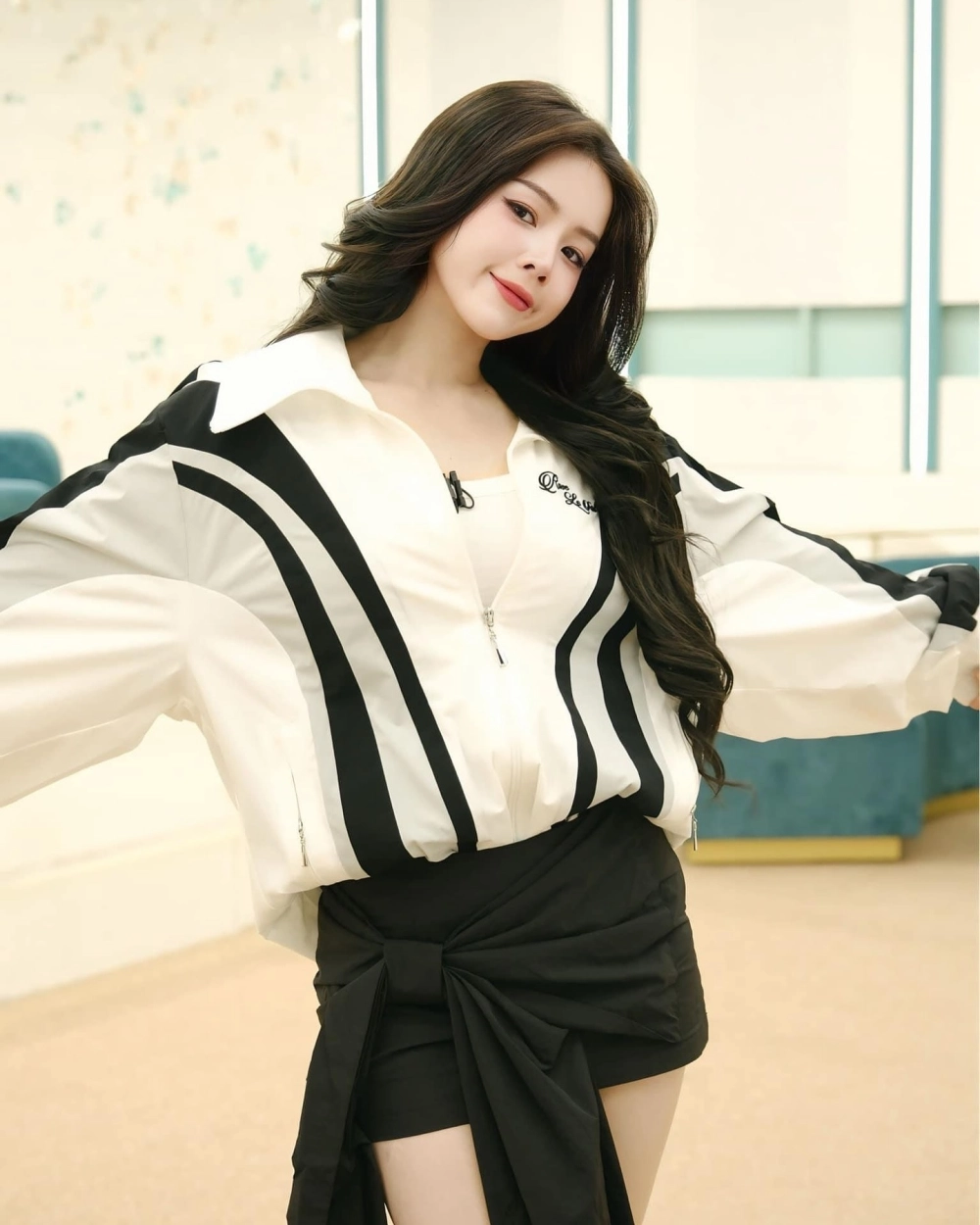 Dj mie tiktok thường chia sẻ video mix nhạc thu hút triệu view