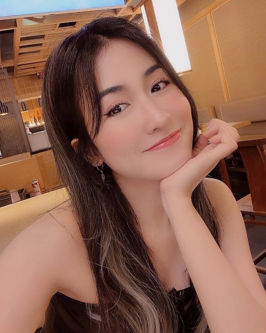 Dj trang moon new phương đông gây sốt với màn trình diễn nóng bỏng