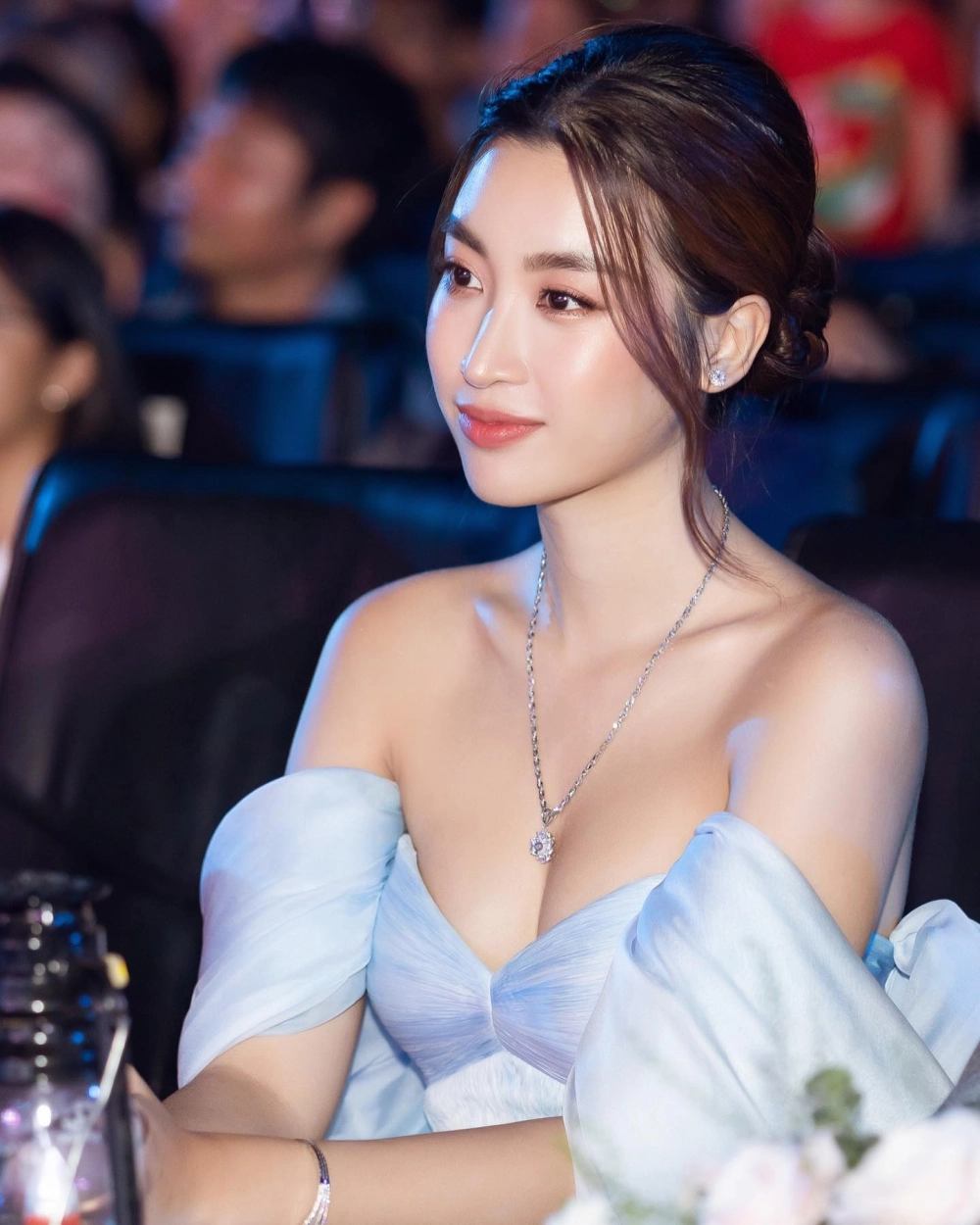 Fan trầm trồ trước diện mạo ngày càng hoàn hảo của Mỹ Linh