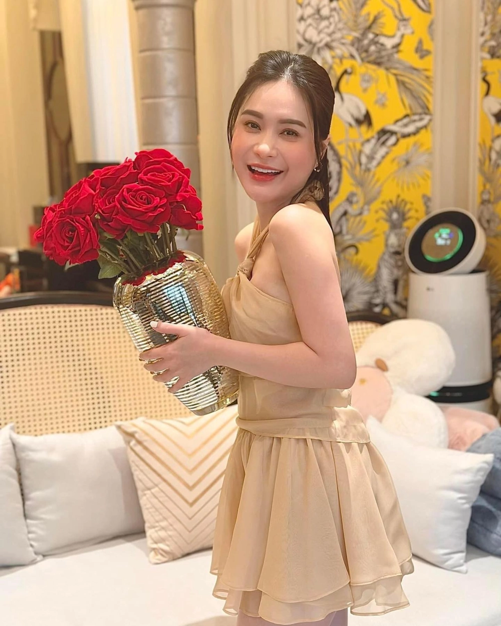 Loạt ảnh khiến cộng đồng réo tên Đoàn Di Băng nổ