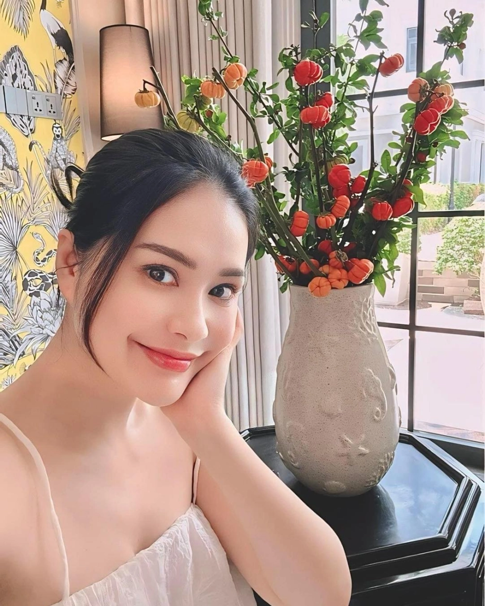 Chân dung sang chảnh bất chấp tin đồn Đoàn Di Băng vỡ nợ