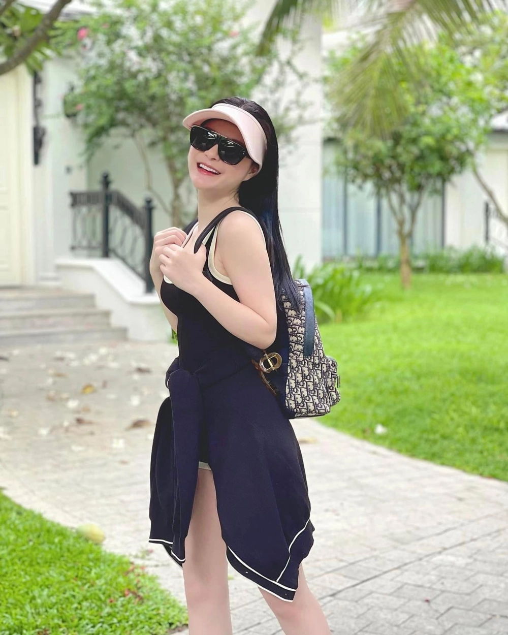 Góc ảnh tiết lộ công việc thực sự chồng Đoàn Di Băng làm gì