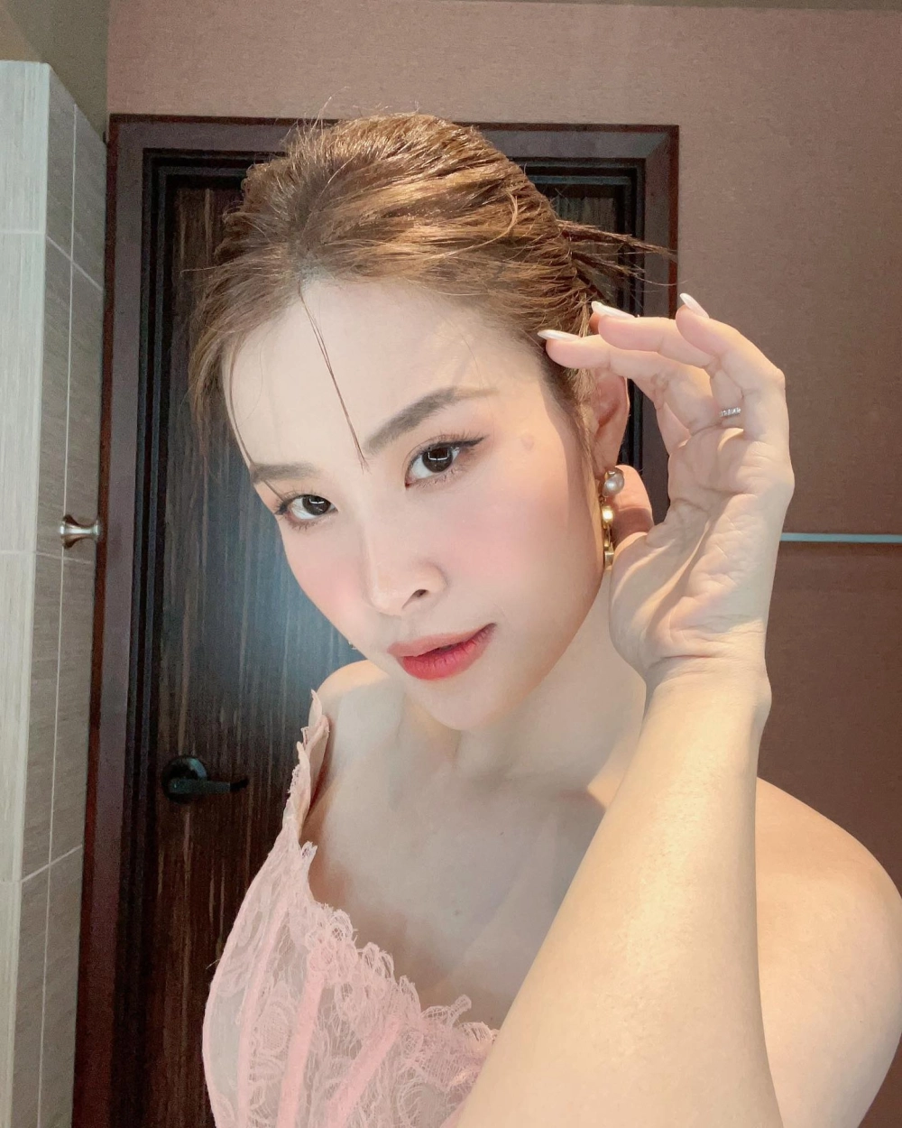 Tò mò tuổi thật? Xem ngay đông nhi sinh năm