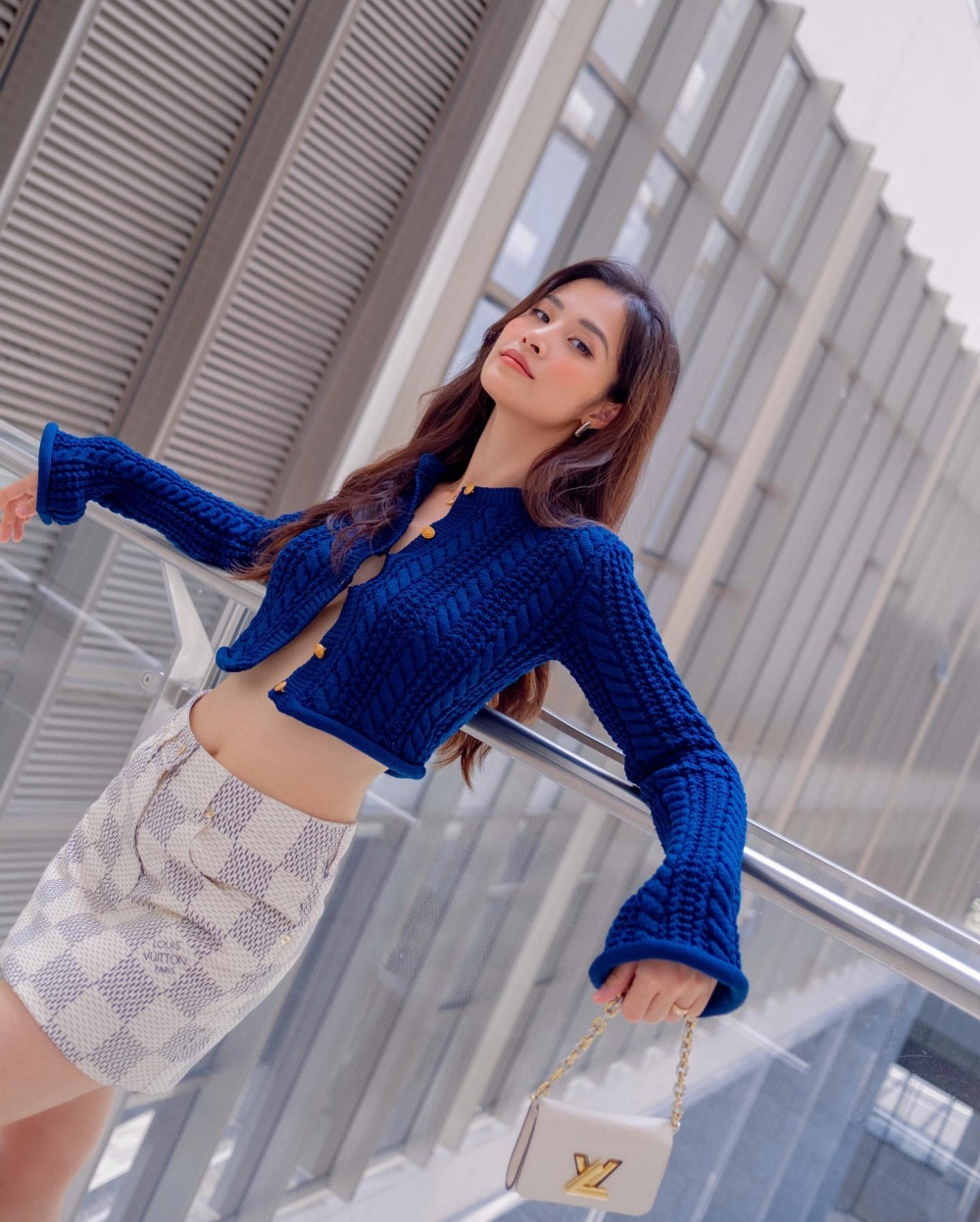 Lắng nghe từng ca từ trong lời bài hát đông nhi khóc đầy da diết