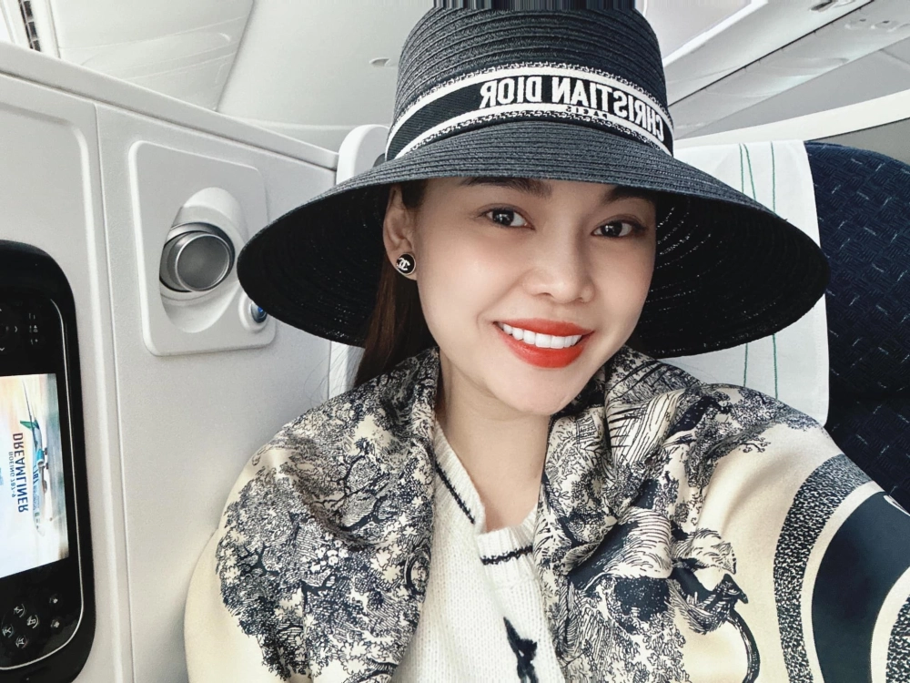 Nỗi đau muộn màng Giang Hồng Ngọc như vết cắt trong tim