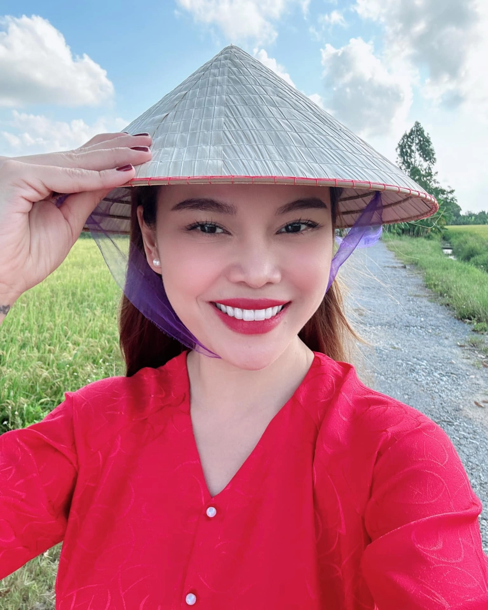 Lời bài hát Giang Hồng Ngọc Nhớ về em mang nhiều tâm trạng sâu lắng