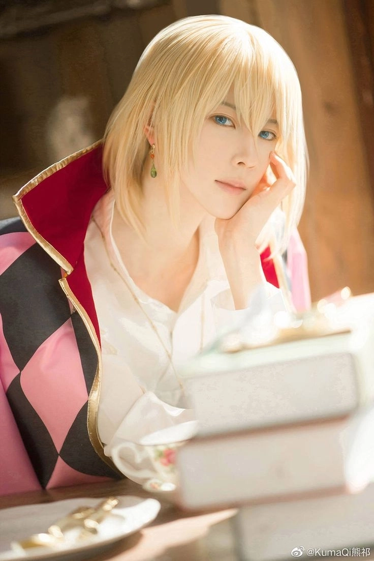 Howl cosplay black hair là tạo hình huyền bí hút mọi ánh nhìn