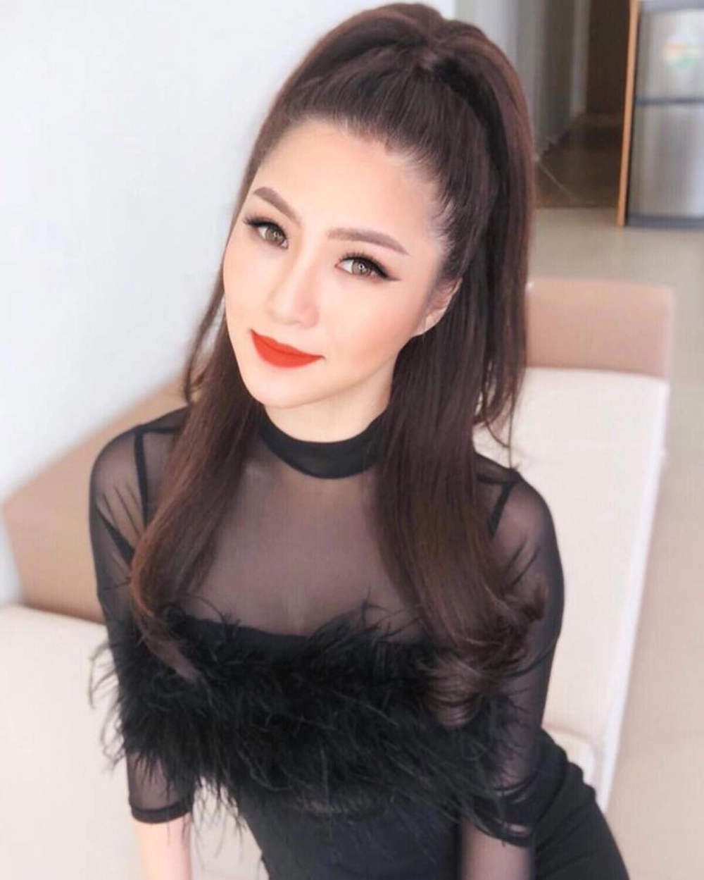 Ca sĩ Hương Tràm được yêu thích bởi giọng ca nội lực và cảm xúc
