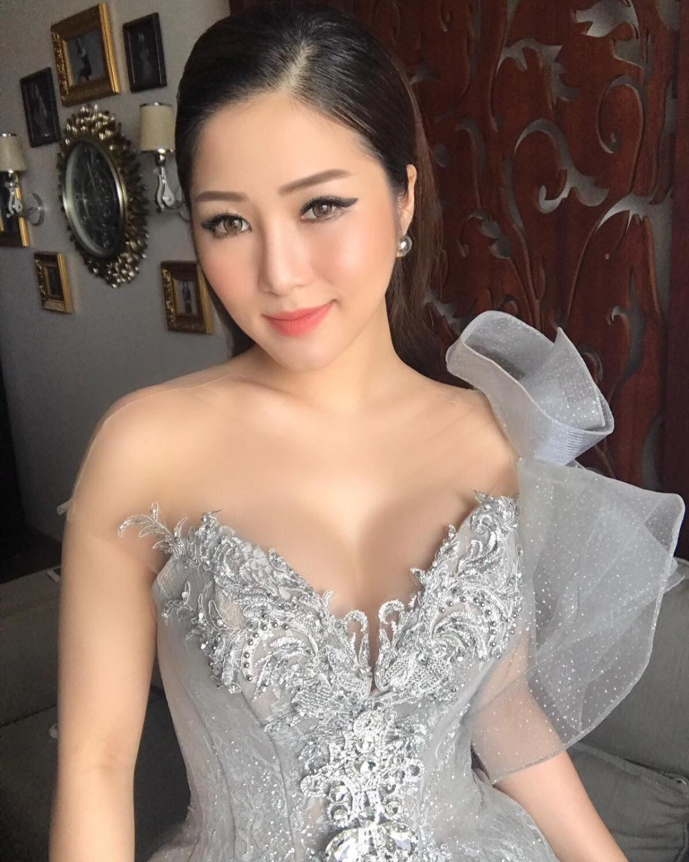 Xem ngay clip Hương Tràm biểu diễn đầy cảm xúc trên sân khấu