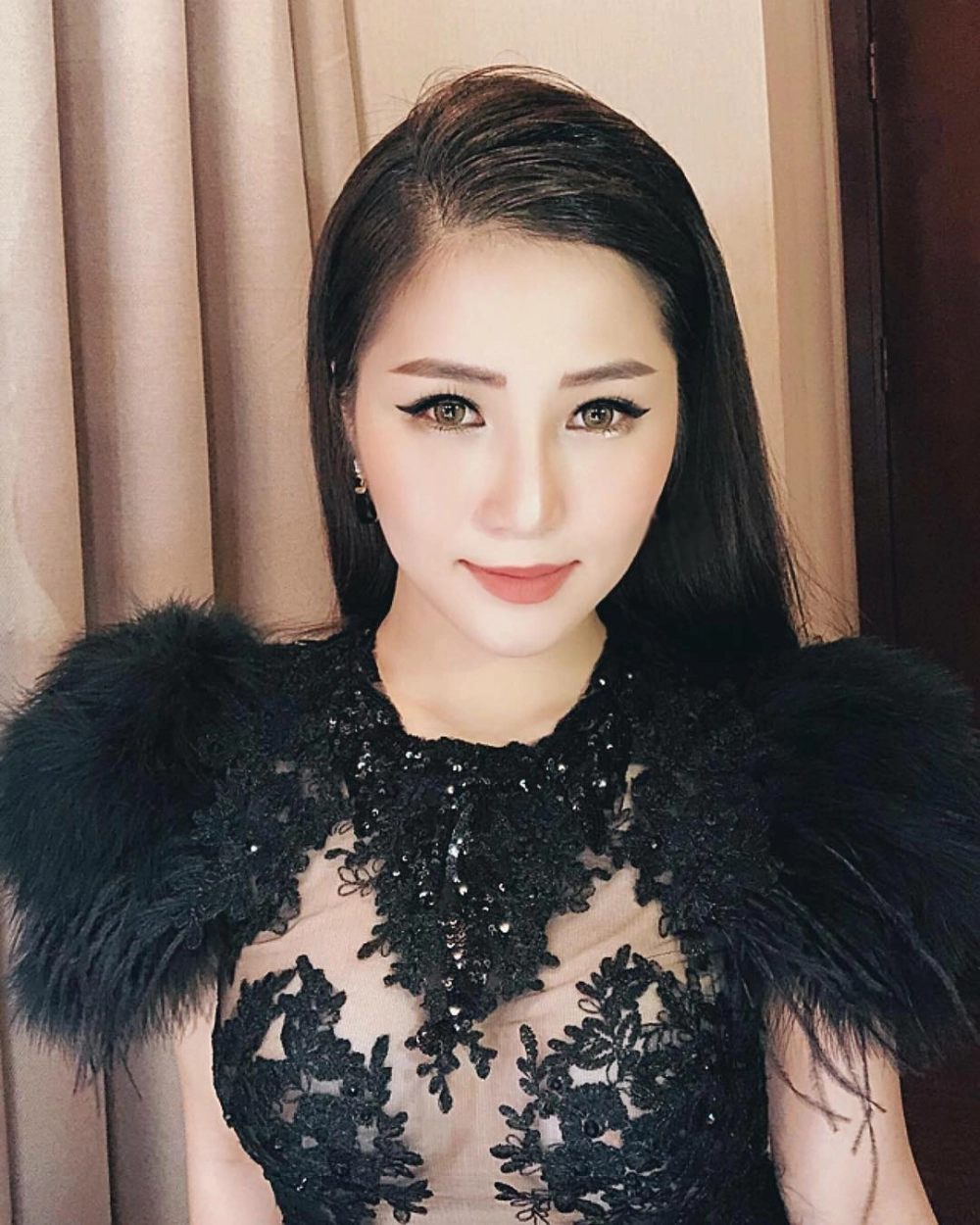 Tiểu sử về Hương Tràm