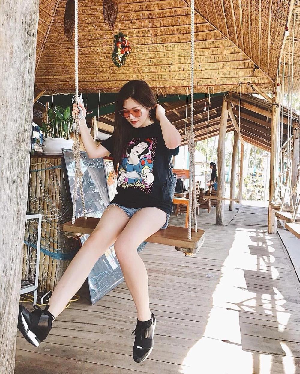 Ngại Ngùng Hương Tràm khắc họa rõ nét cảm xúc yêu đầu đời