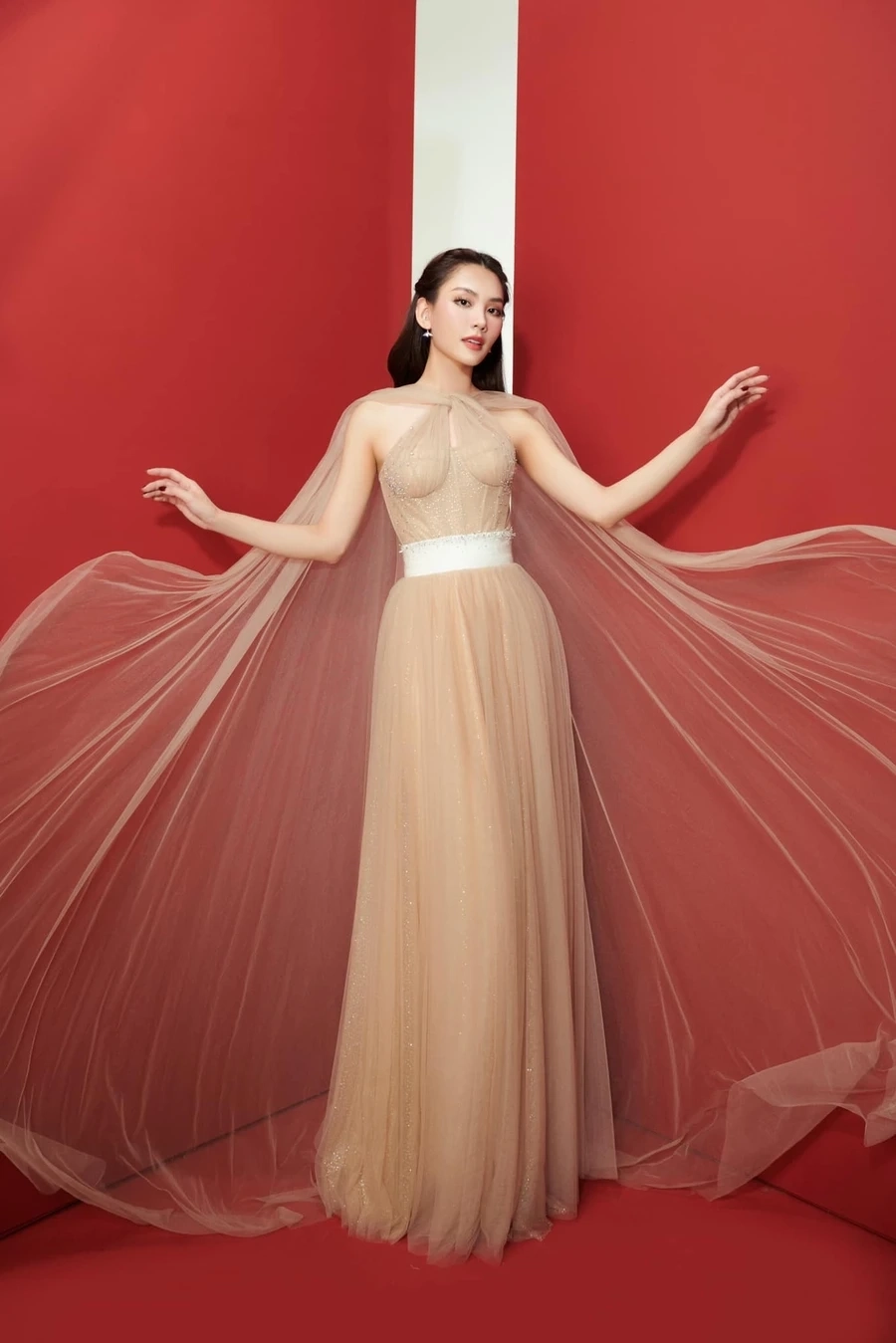 Chiều cao Huỳnh Nguyễn Mai Phương 1m70, vóc dáng chuẩn hoa hậu