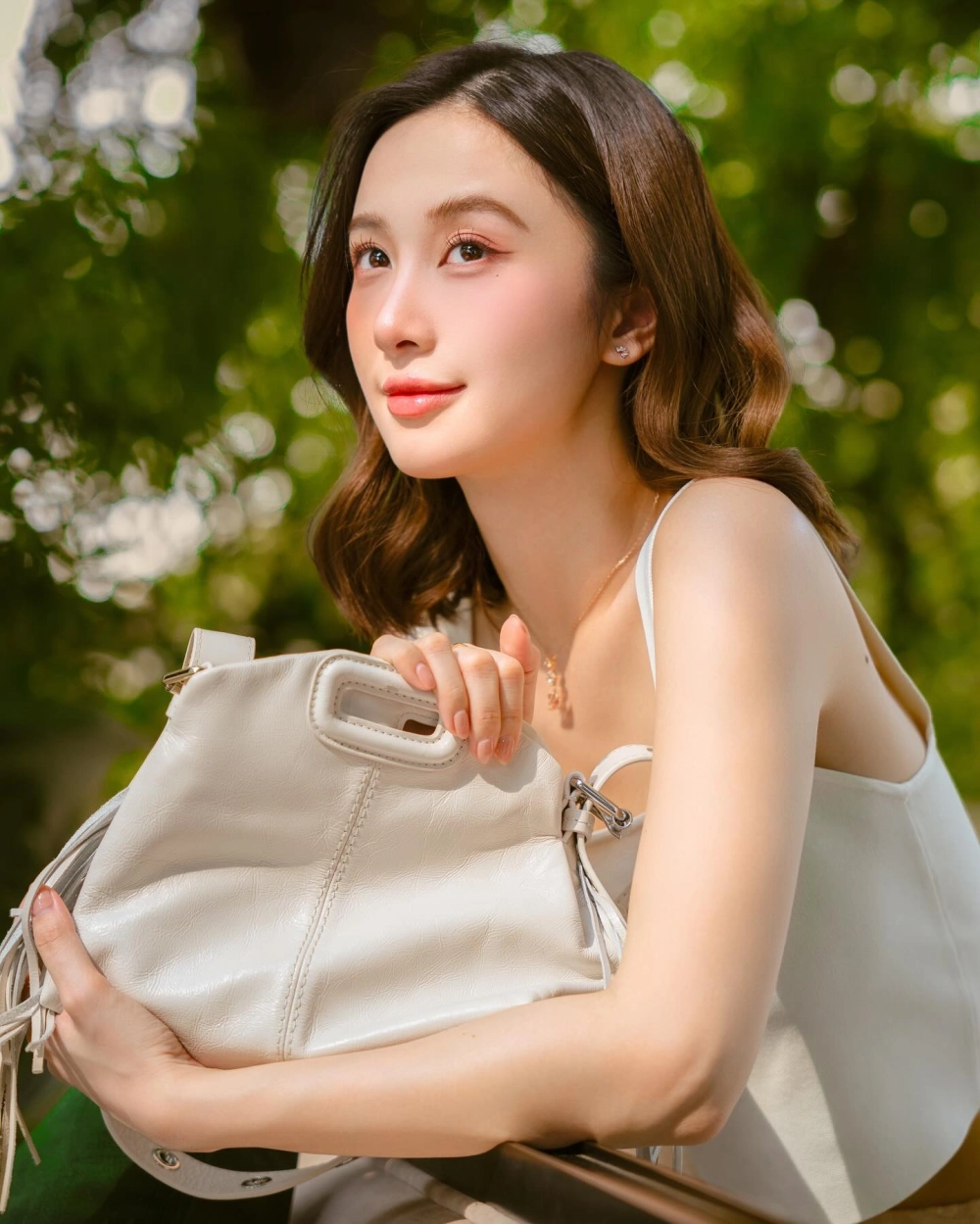 jun vũ là người nước nào và có những mối quan hệ quốc tế đặc biệt