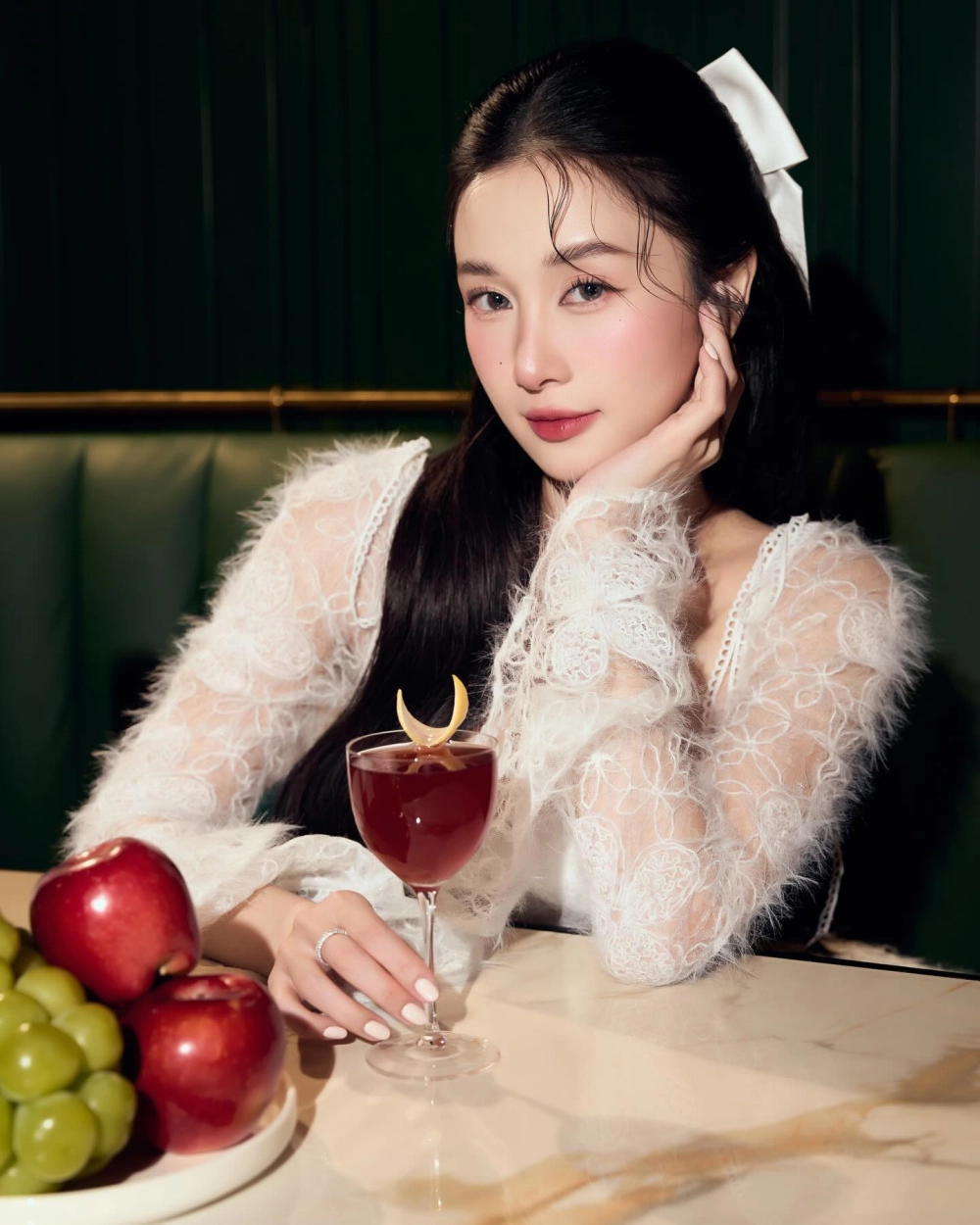 jun vũ instagram là nơi cô chia sẻ những khoảnh khắc đời thường