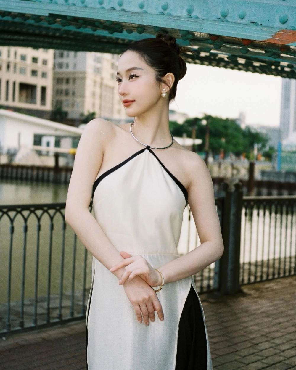 jun vũ có phẫu thuật thẩm mỹ và những thông tin liên quan đến vẻ ngoài của cô