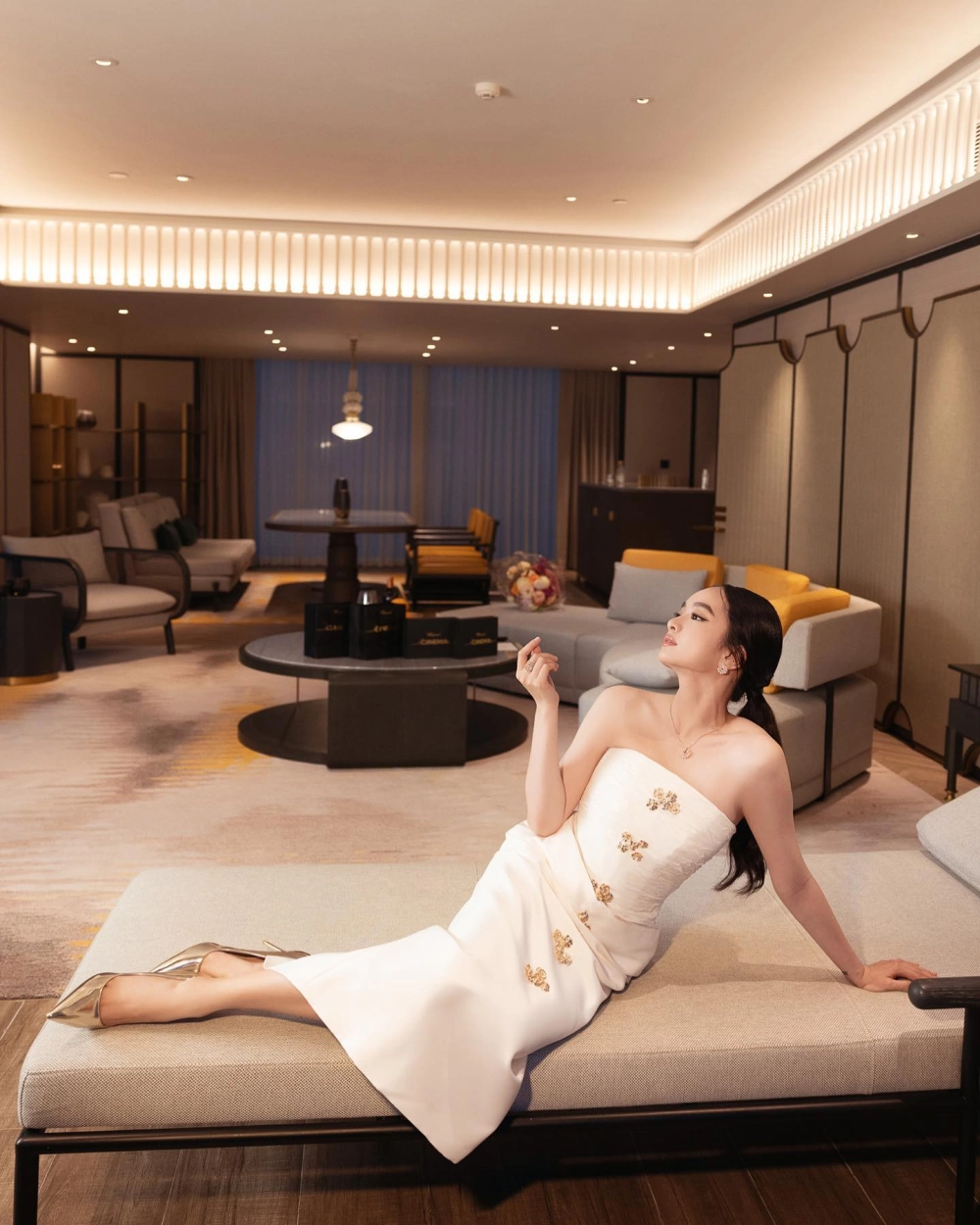 Kaity Nguyễn body quyến rũ với số đo chuẩn và phong cách cuốn hút