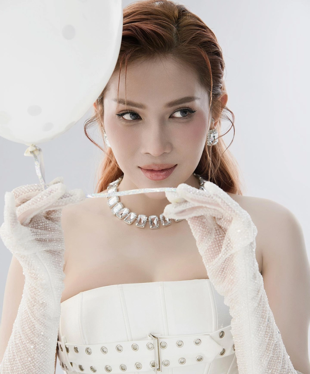 Khả Như 2 ngày 1 đêm biểu tượng năng lượng tích cực