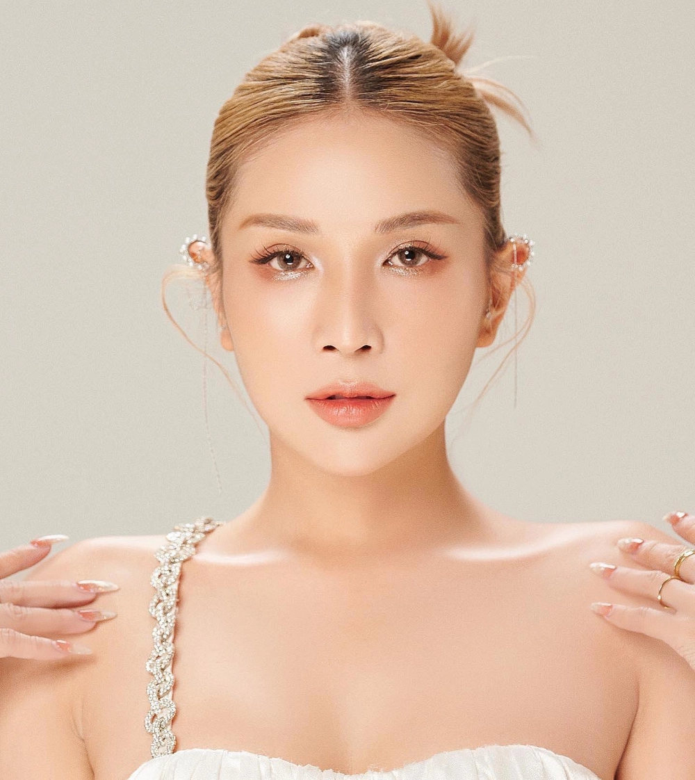 Phong cách thanh lịch dù ở Khả Như tuổi nào đi nữa