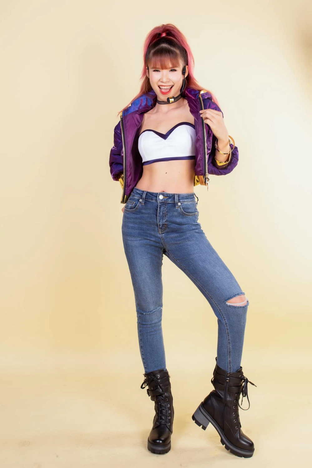 Khởi My live thu hút bởi giọng hát live nội lực và đầy cảm xúc