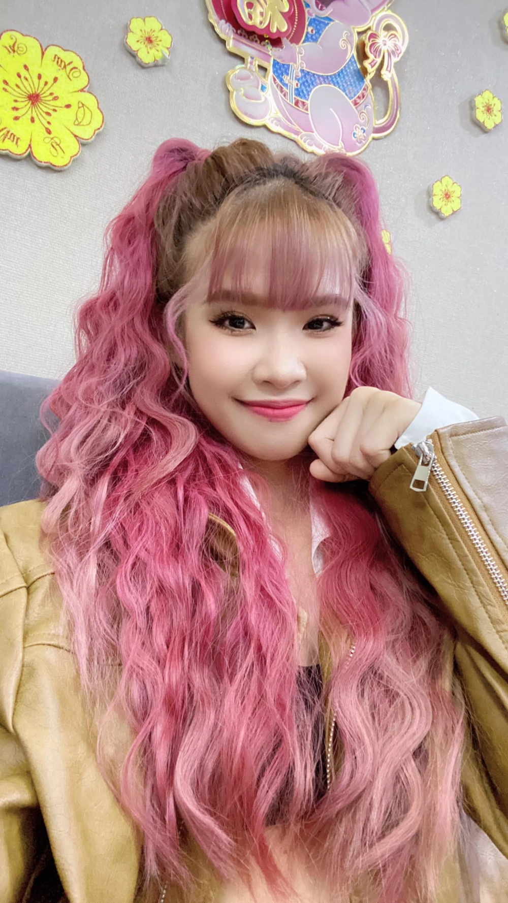 Khởi My sinh năm bao nhiêu luôn là chủ đề khiến fan tò mò