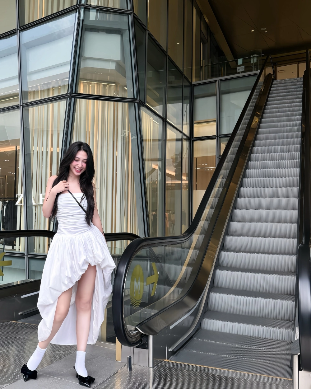 Khổng Tú Quỳnh chị đẹp phong cách thời thượng