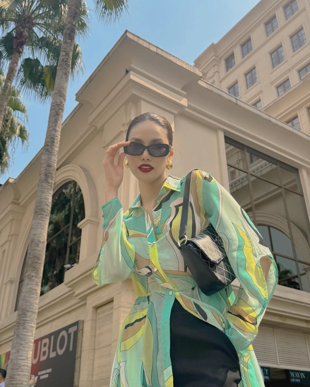 Lan Khuê nói tiếng Anh lưu loát trong các sự kiện quốc tế