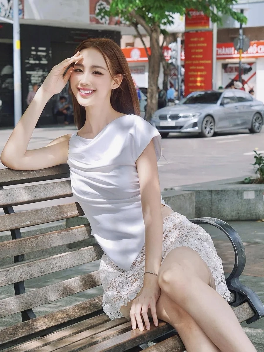 Lê Nguyễn Bảo Ngọc hoa hậu Việt Nam đẹp không tì vết