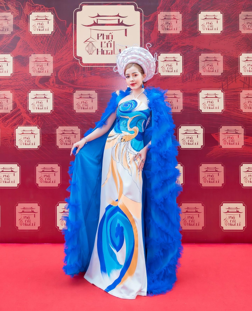 Dân mạng bàn tán liệu Linh Barbie có bầu chưa
