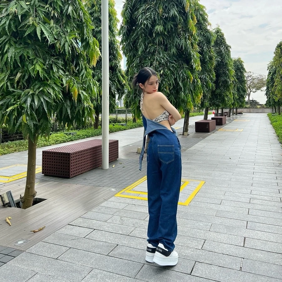 Linh Ka live thu hút hàng ngàn lượt xem với giọng hát ngọt ngào