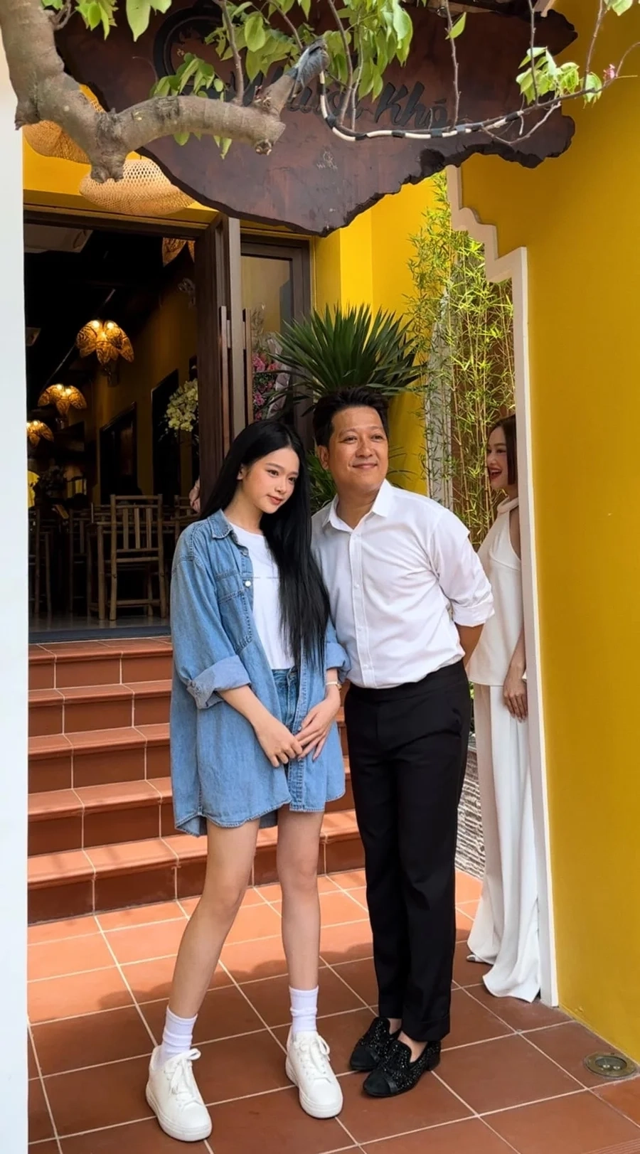 Linh Ka profile gồm thông tin cá nhân, sự nghiệp và các hoạt động nghệ thuật