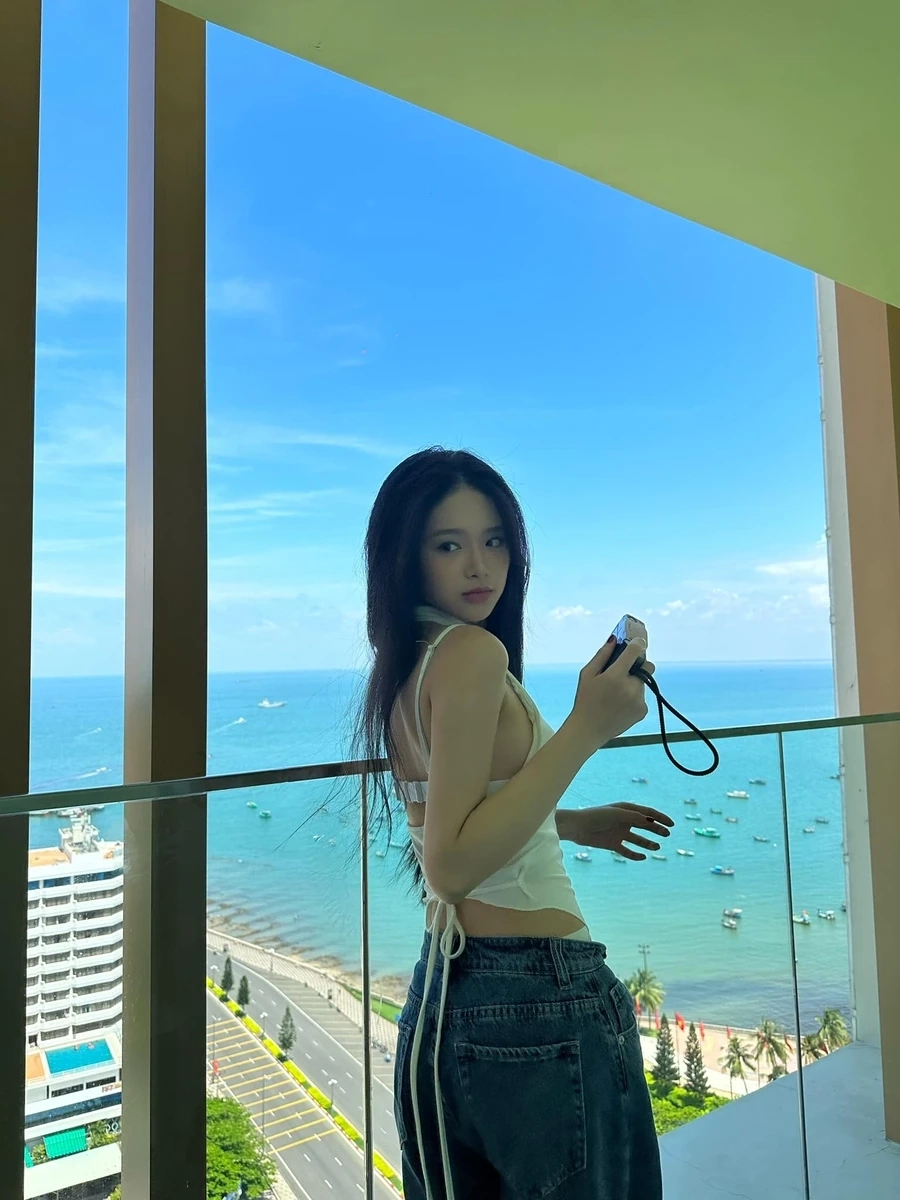Linh Ka body cân đối và quyến rũ nhờ chế độ luyện tập nghiêm ngặt