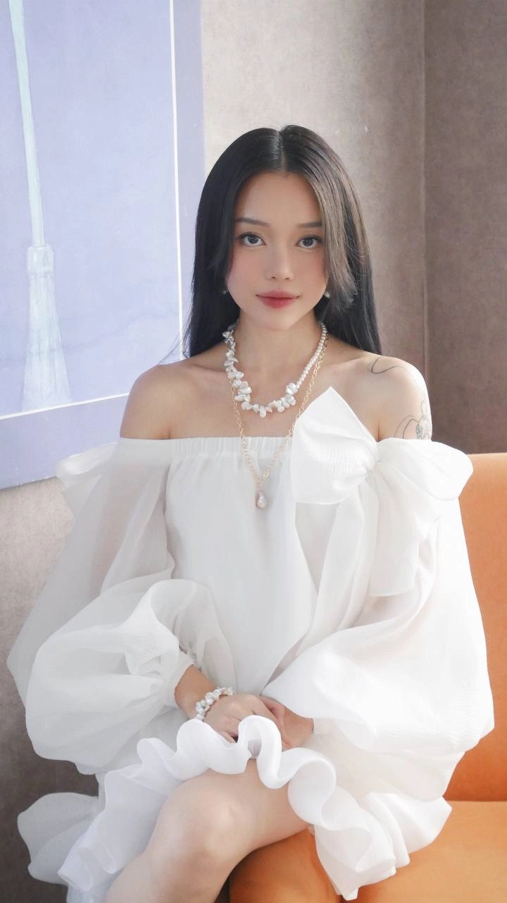 Hé lộ Linh Ngọc Đàm tên thật là gì cực thú vị