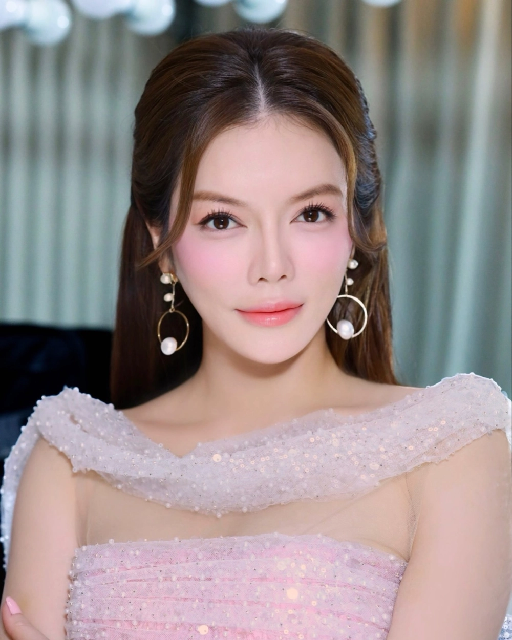 Lý Nhã Kỳ phốt thường là tin đồn không xác thực, cô đã lên tiếng đính chính