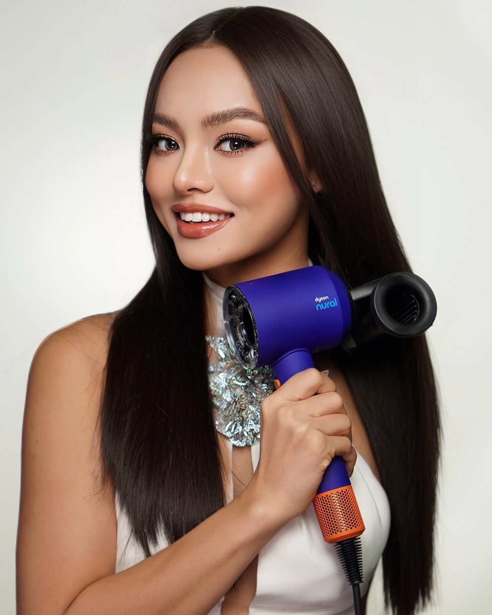 Mai Ngô cá tính nổi bật giữa dàn người đẹp Việt