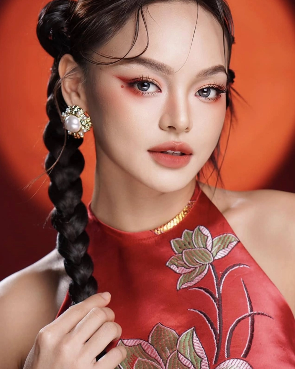 Cư dân mạng dậy sóng vì câu hỏi Mai Ngô cực căng