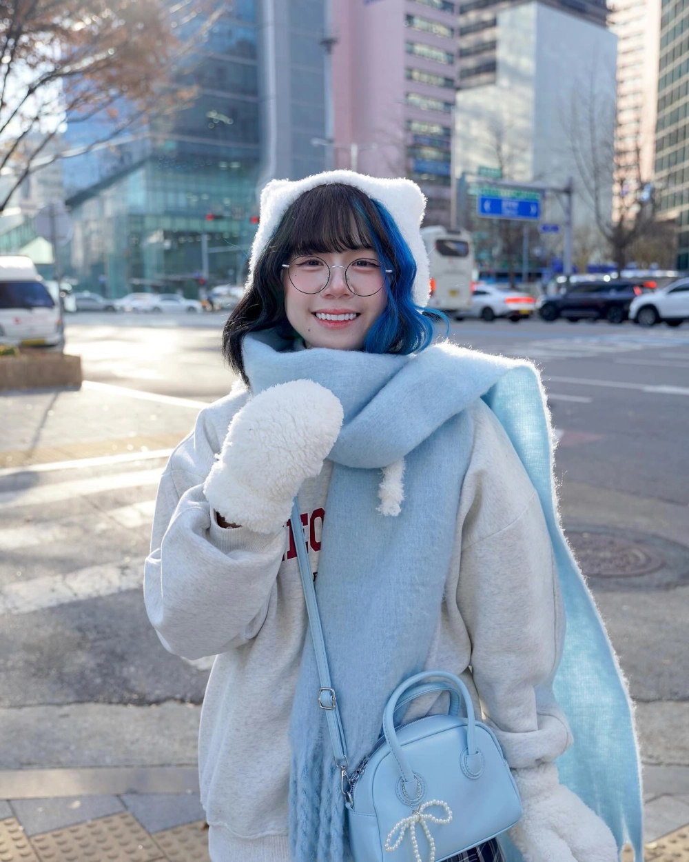 Mê mẩn với vẻ dễ thương của mèo simmy cute